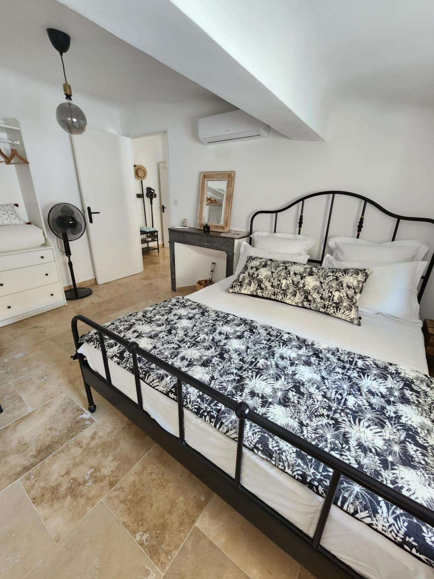 Apartamento Le Beffroi De Gaston Climatise Aix-en-Provence Exterior foto